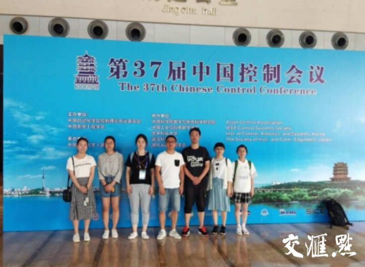 李生权老师与团队合影留念